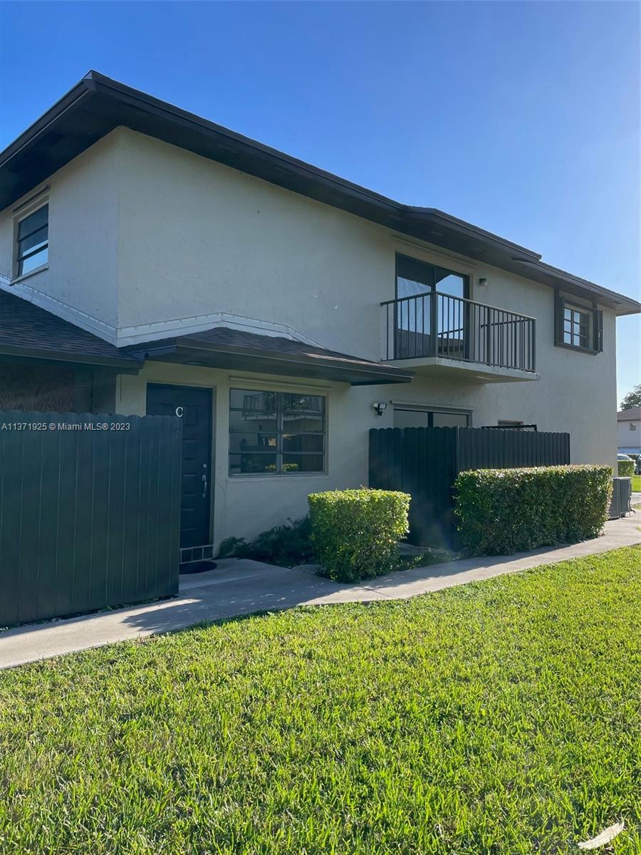A BENT TREE 3 BEDS/1.5 BATH 2 STORY TOWNHOUSE CONDO WITH ONE CAR GARAGE AND AN ADDITIONAL ASSIGNED PARKING SPACE.THREE BEDROOMS UPSTAIRS