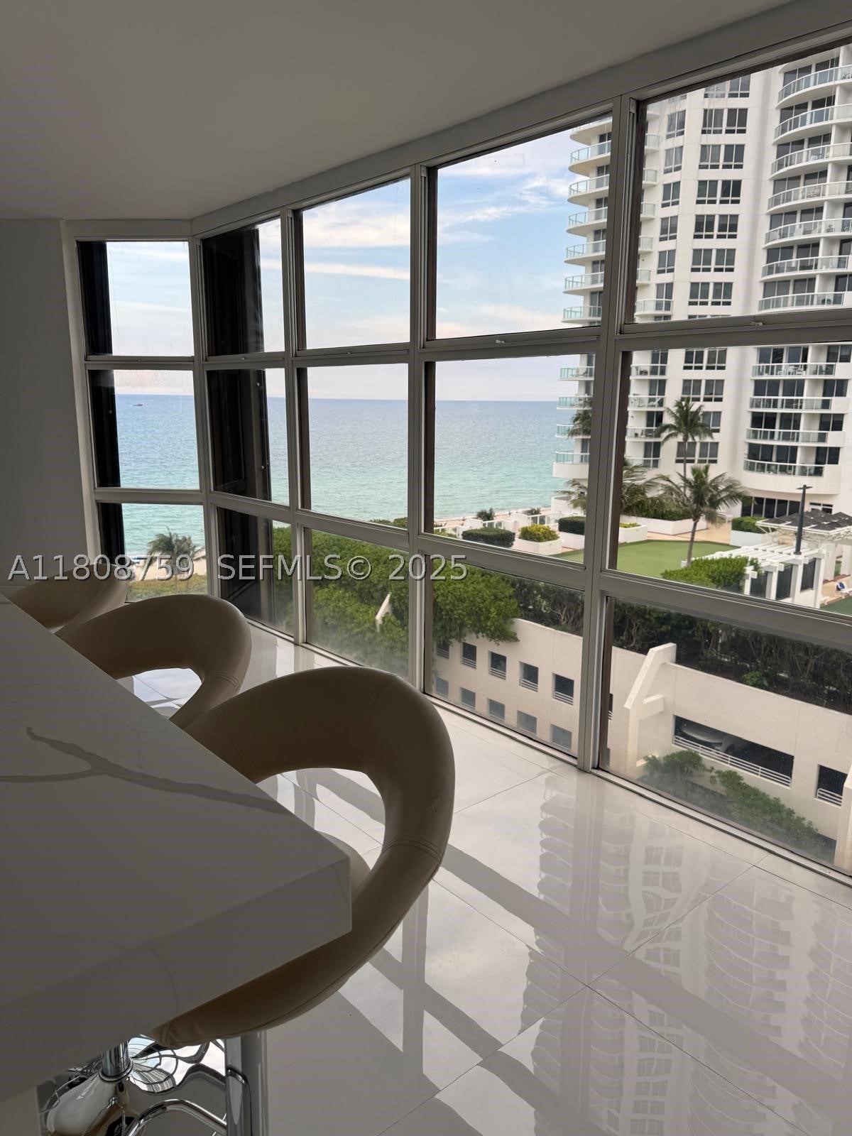 6423 Collins Ave 1001