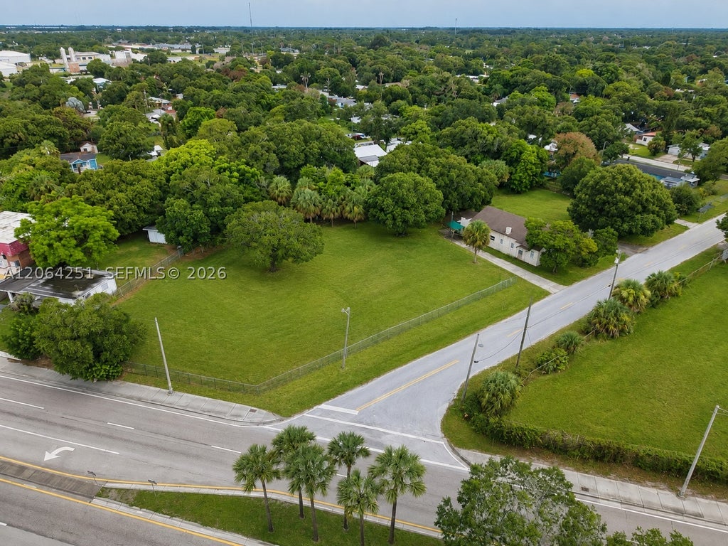 Photo of 2108 Okeechobee Rd, Fort Pierce, FL 34950 (MLS # A12064251)