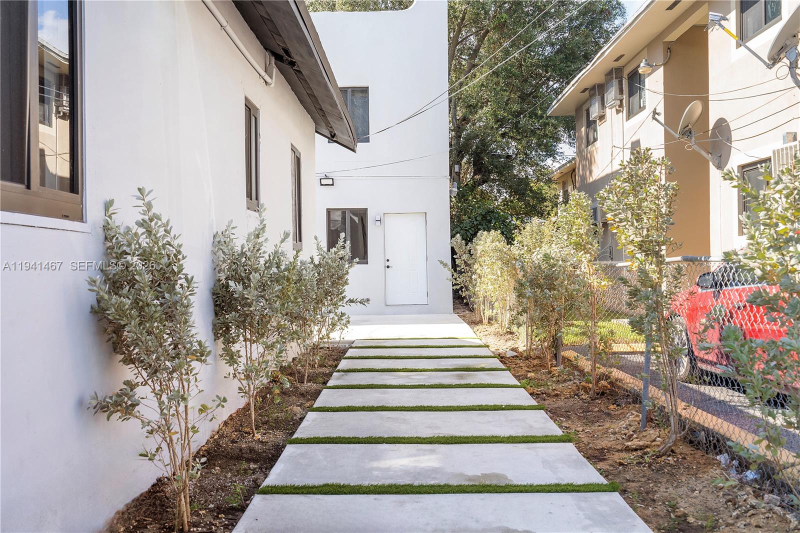 BRICKELL RIVERVIEW - Residential Income