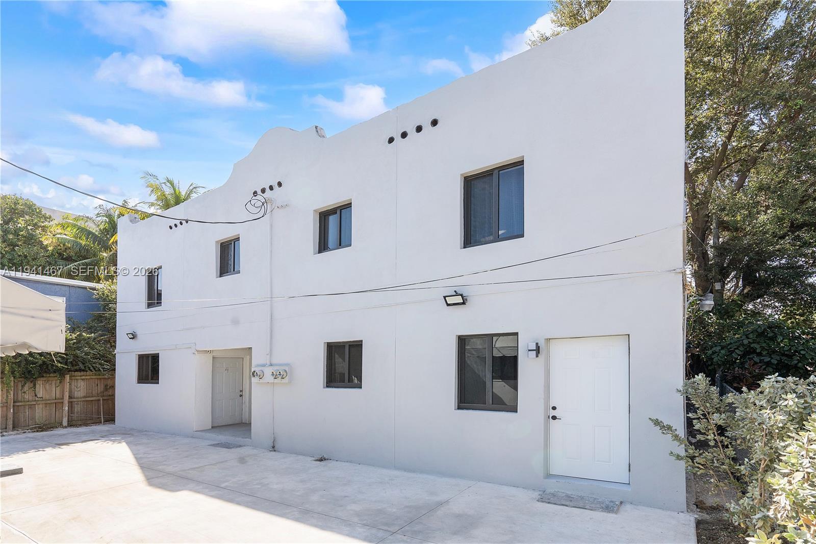 BRICKELL RIVERVIEW - Residential Income