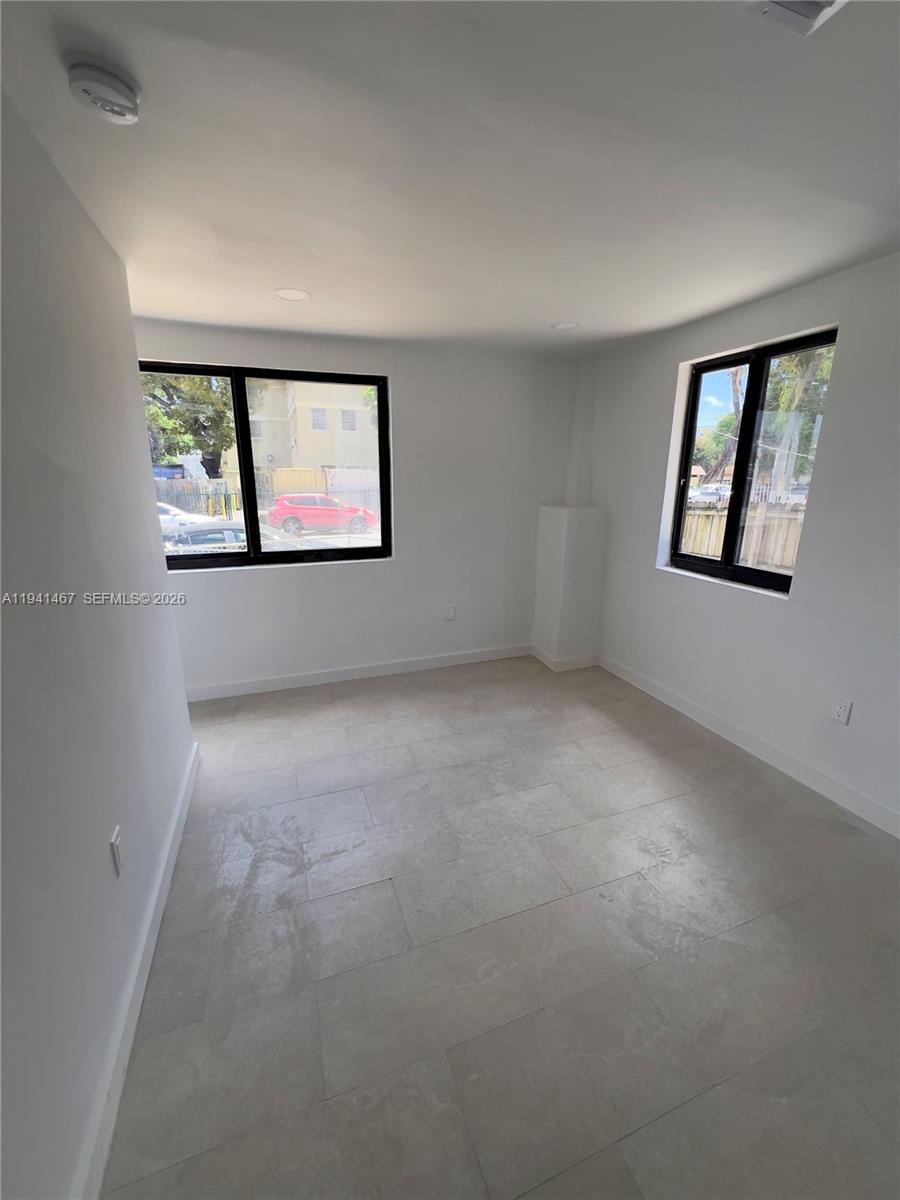 BRICKELL RIVERVIEW - Residential Income