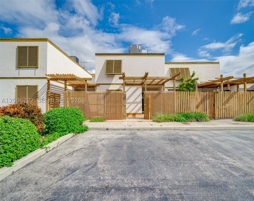 13163 SW 11TH LANE CIR # 13163, MIAMI, FL 33184 - Image a64ffab682db3d668dff82200a476eeb/1450207254