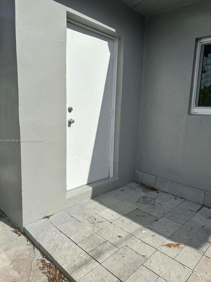 NORTH HOLLYWOOD - Residential Lease
