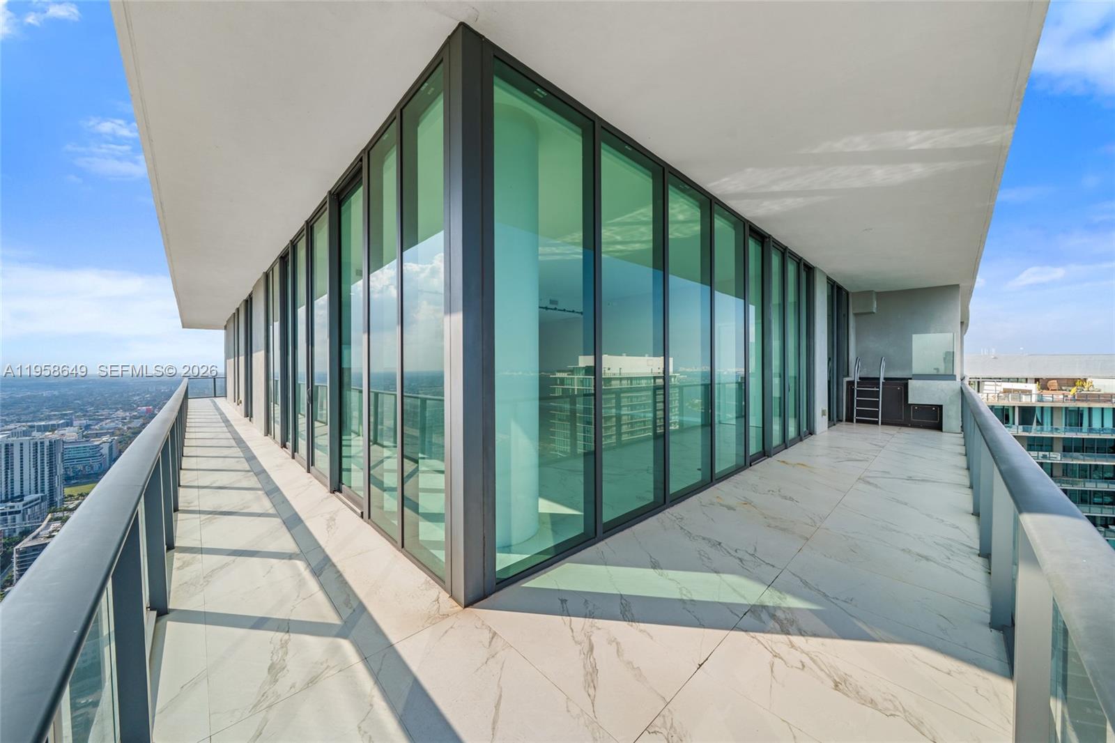 GRAN PARAISO CONDO - Residential