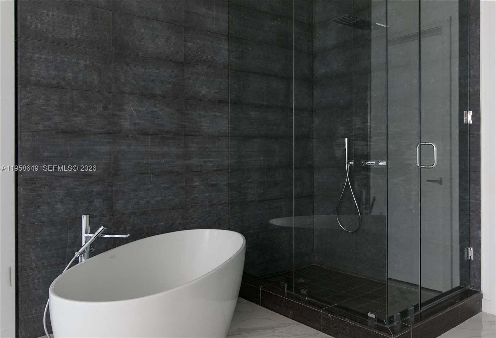 GRAN PARAISO CONDO - Residential