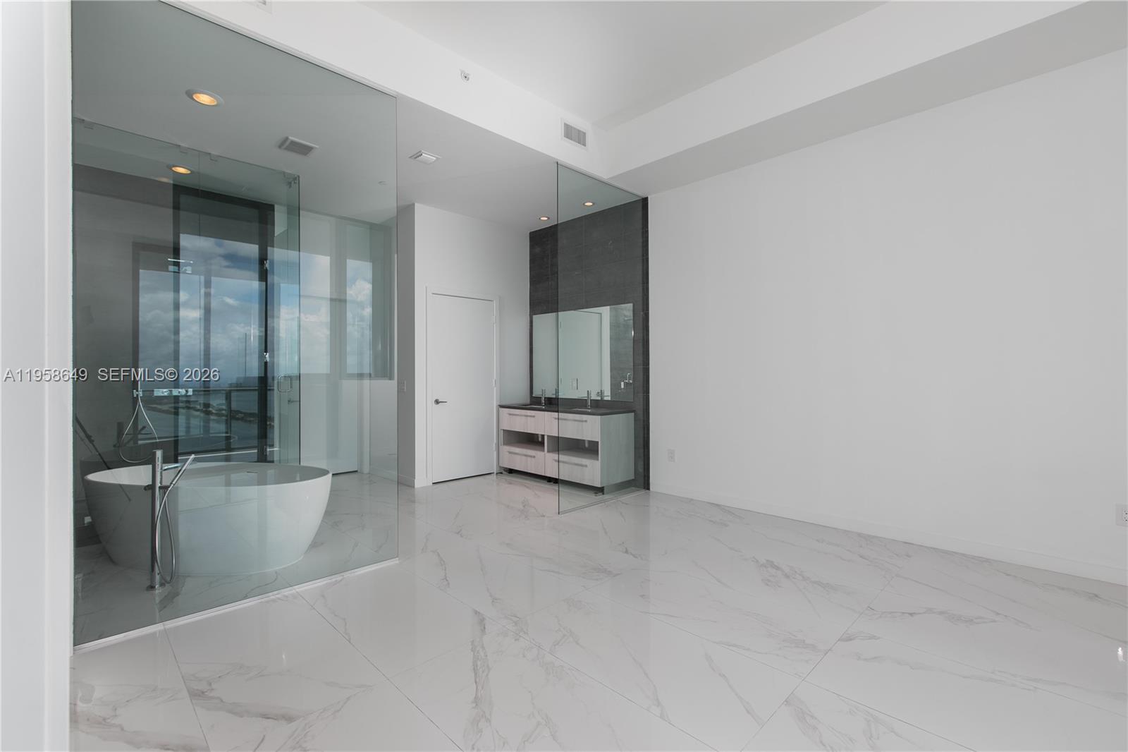 GRAN PARAISO CONDO - Residential