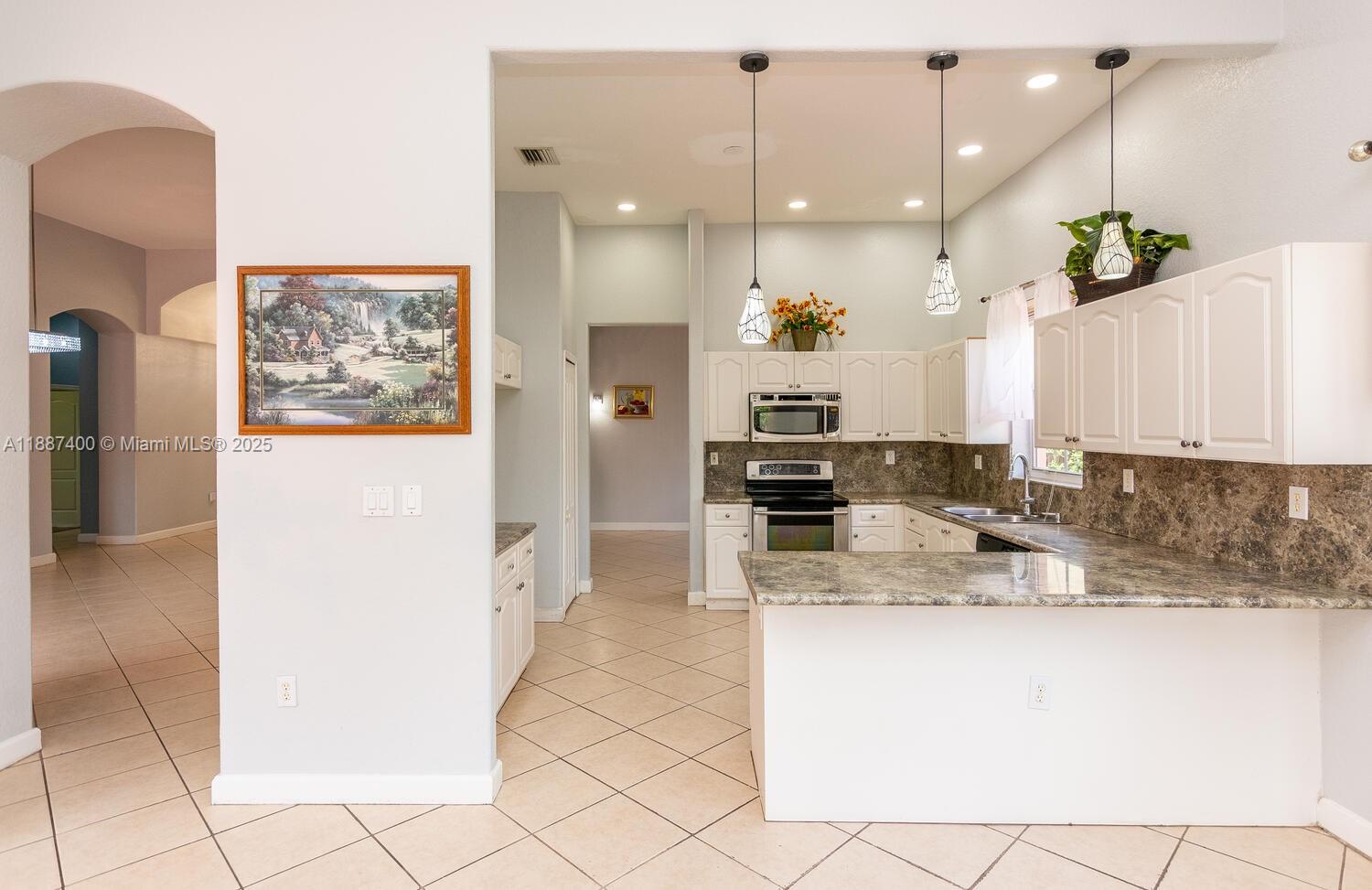 NAUTICA PLAT - Residential Lease