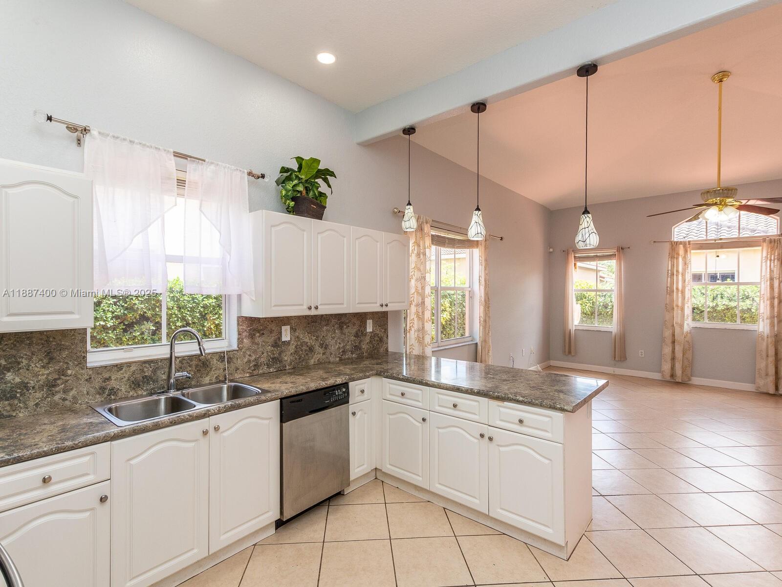 NAUTICA PLAT - Residential Lease