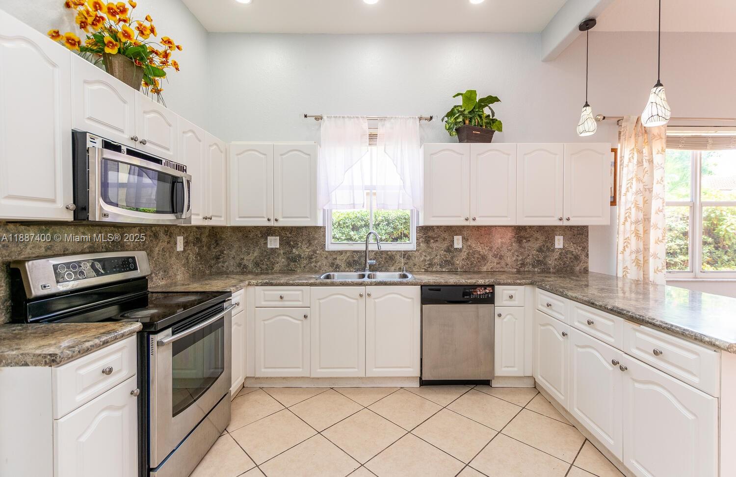 NAUTICA PLAT - Residential Lease