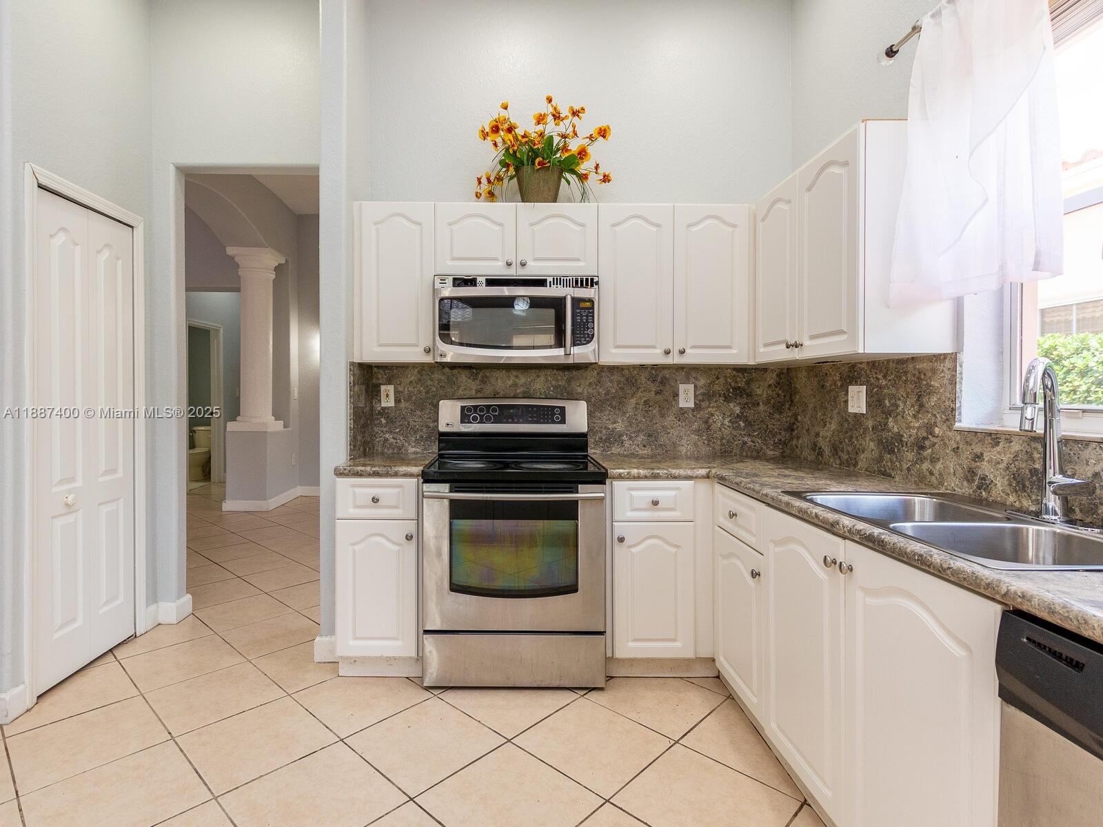NAUTICA PLAT - Residential Lease