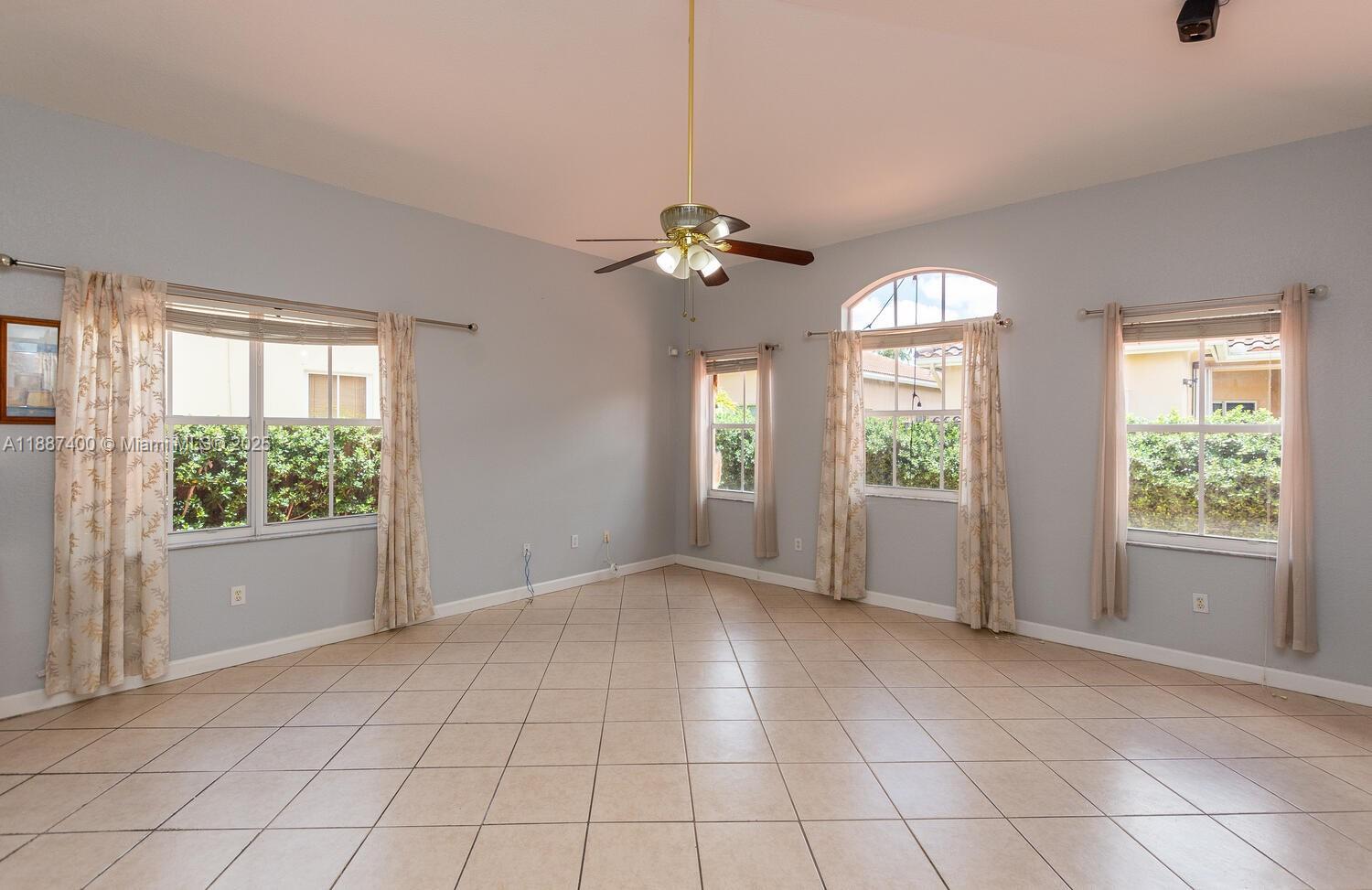 NAUTICA PLAT - Residential Lease