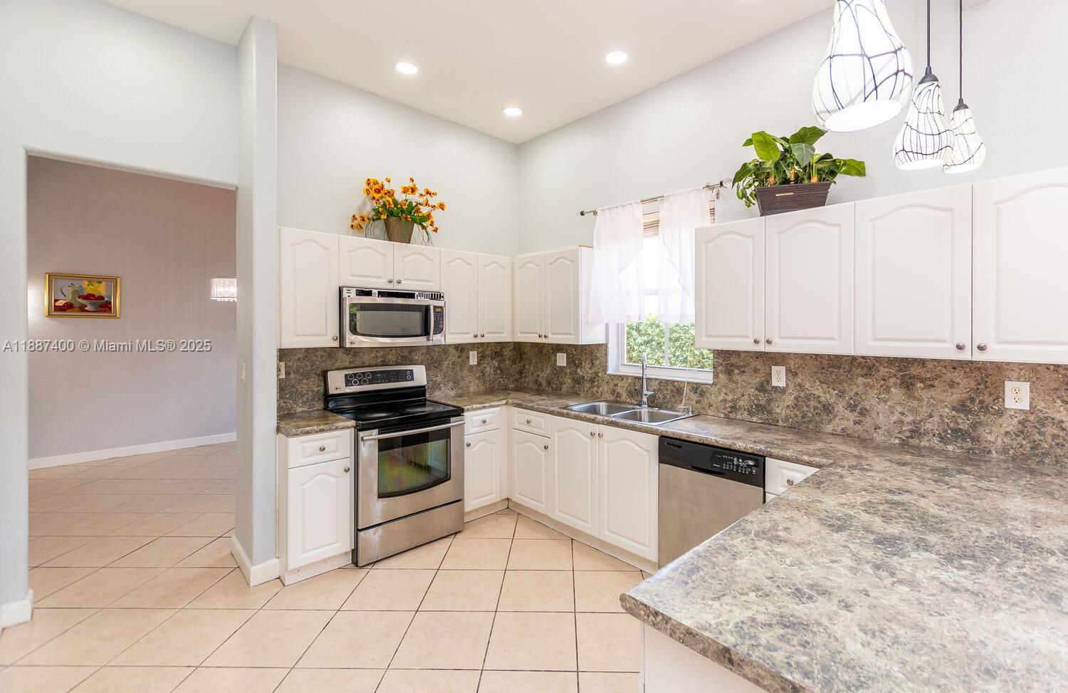 NAUTICA PLAT - Residential Lease