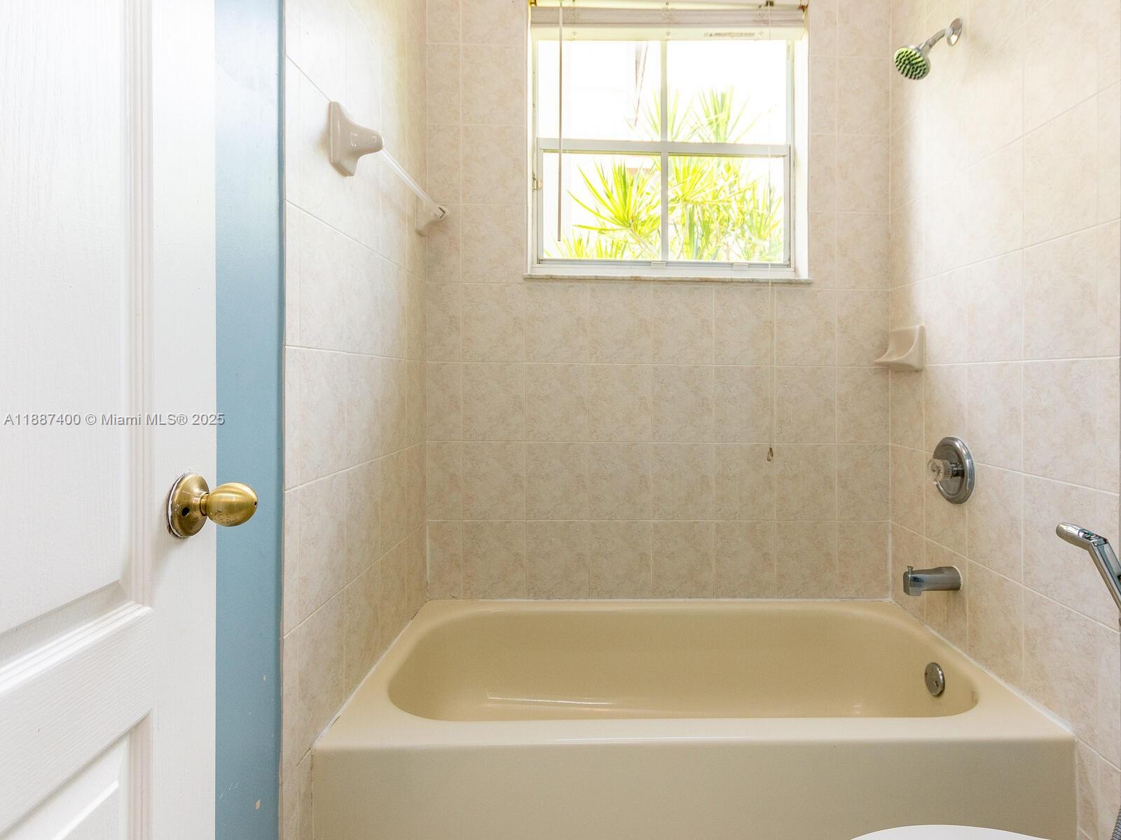 NAUTICA PLAT - Residential Lease