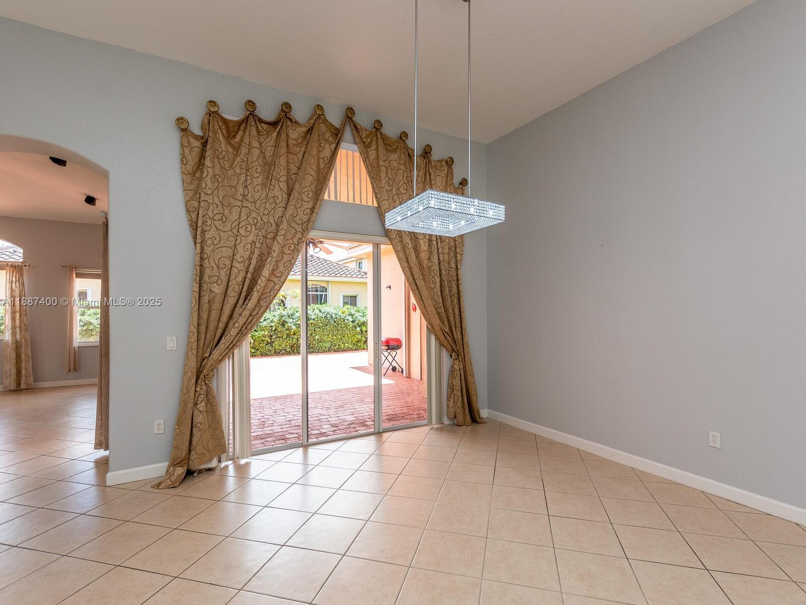 NAUTICA PLAT - Residential Lease