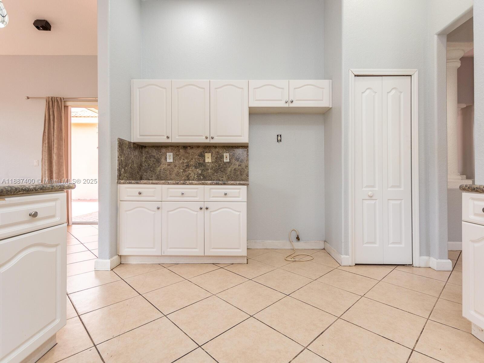 NAUTICA PLAT - Residential Lease