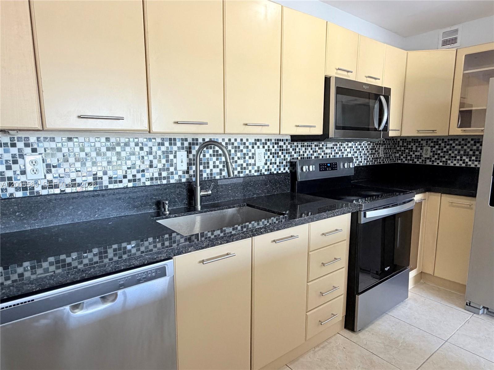 NEWPORT CONDO - Residential