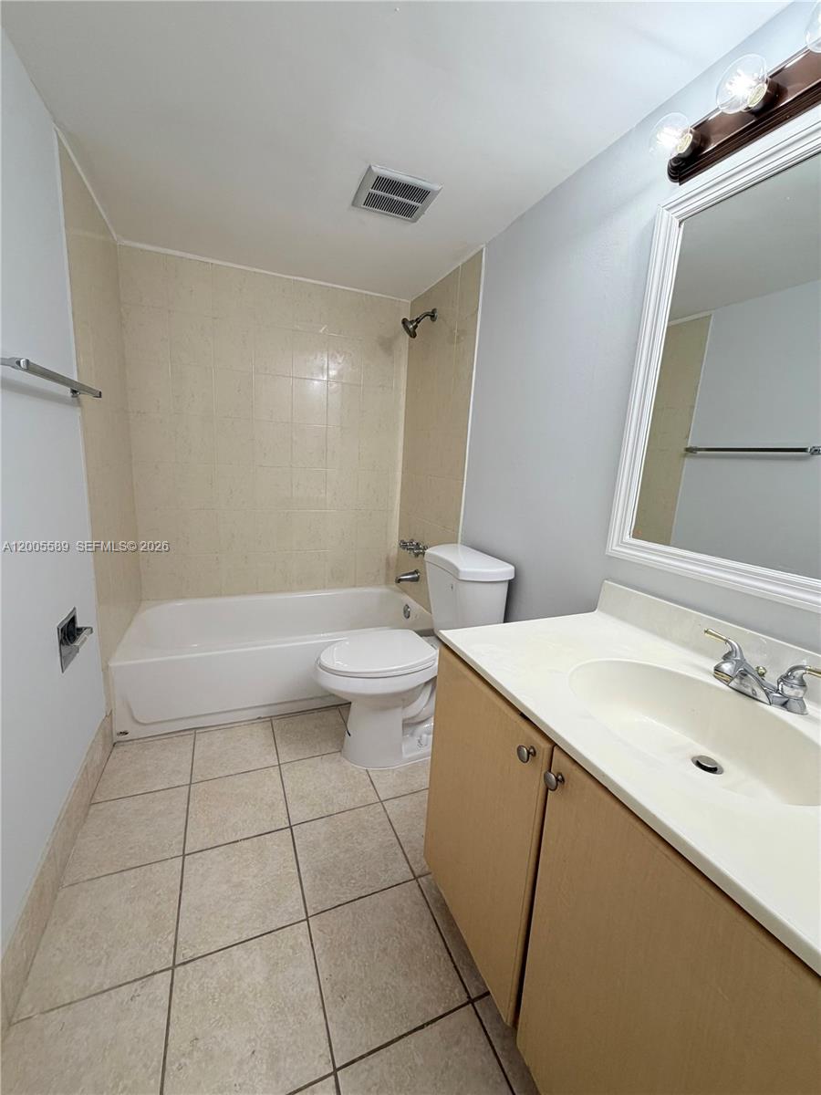 NEWPORT CONDO - Residential