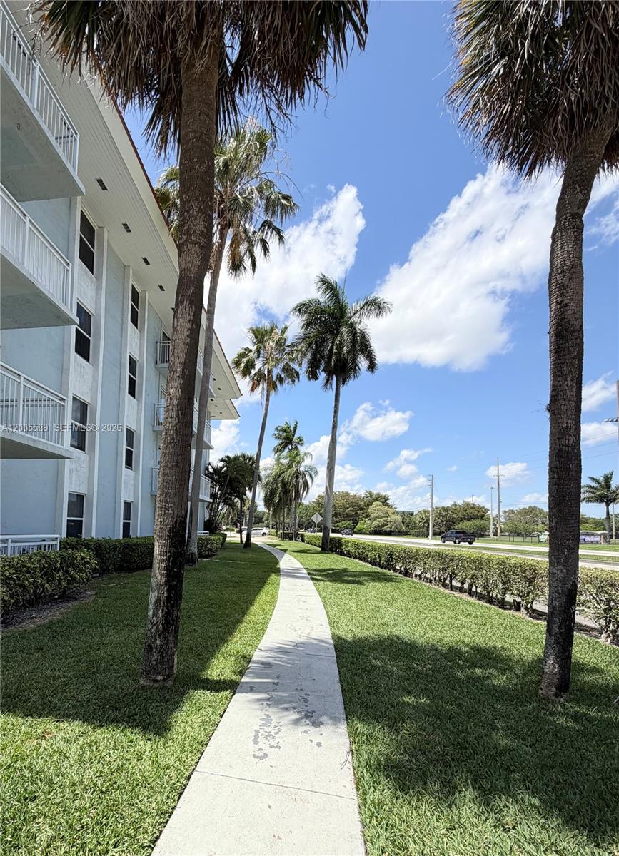 NEWPORT CONDO - Residential