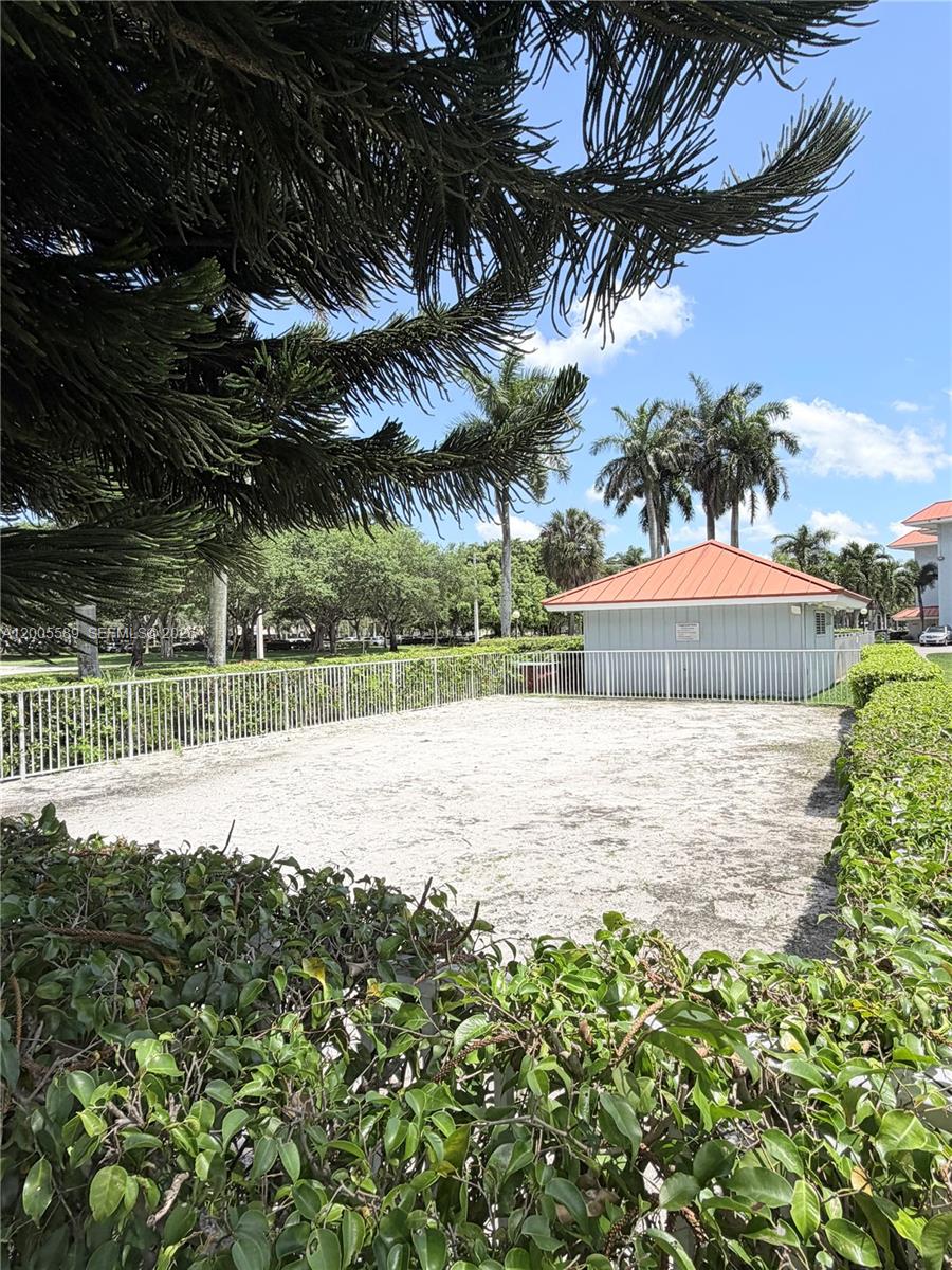 NEWPORT CONDO - Residential
