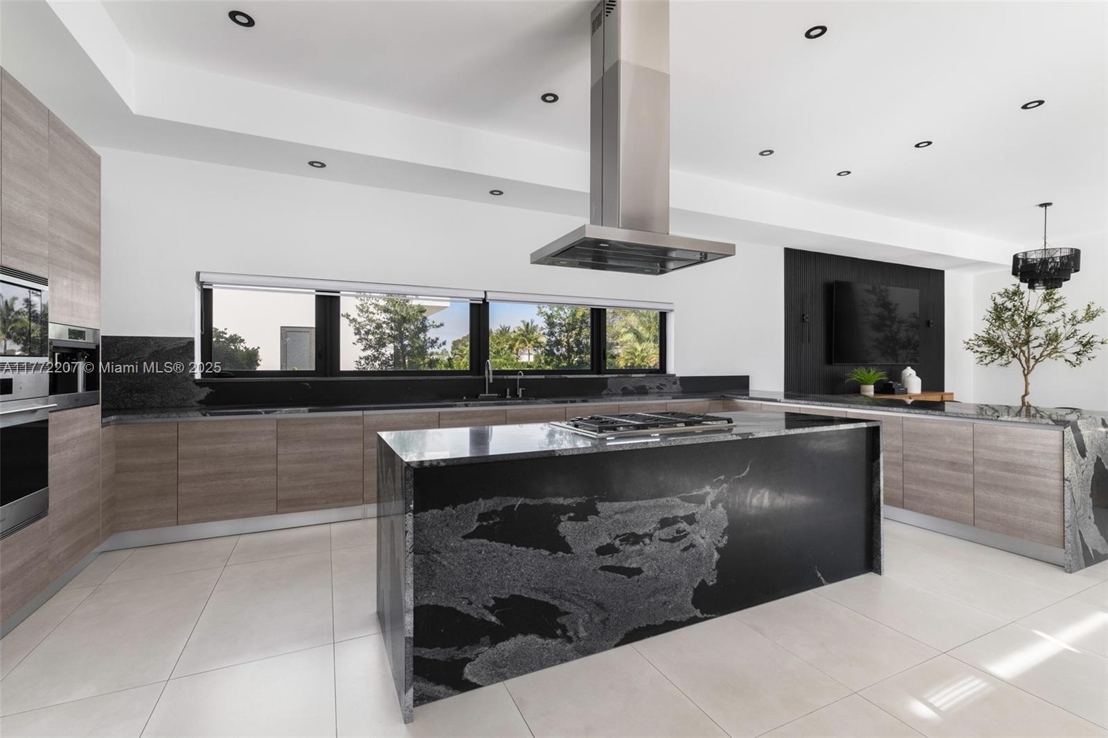 WESTON ESTATES - Residential