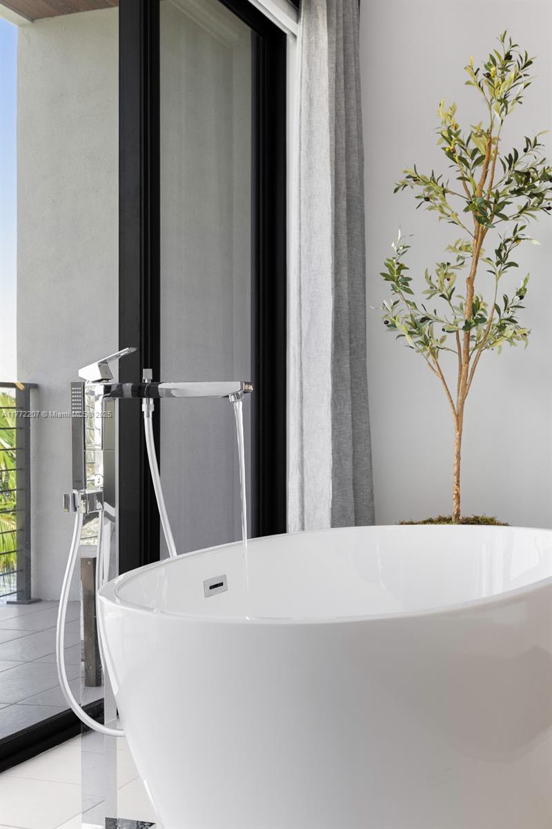 WESTON ESTATES - Residential