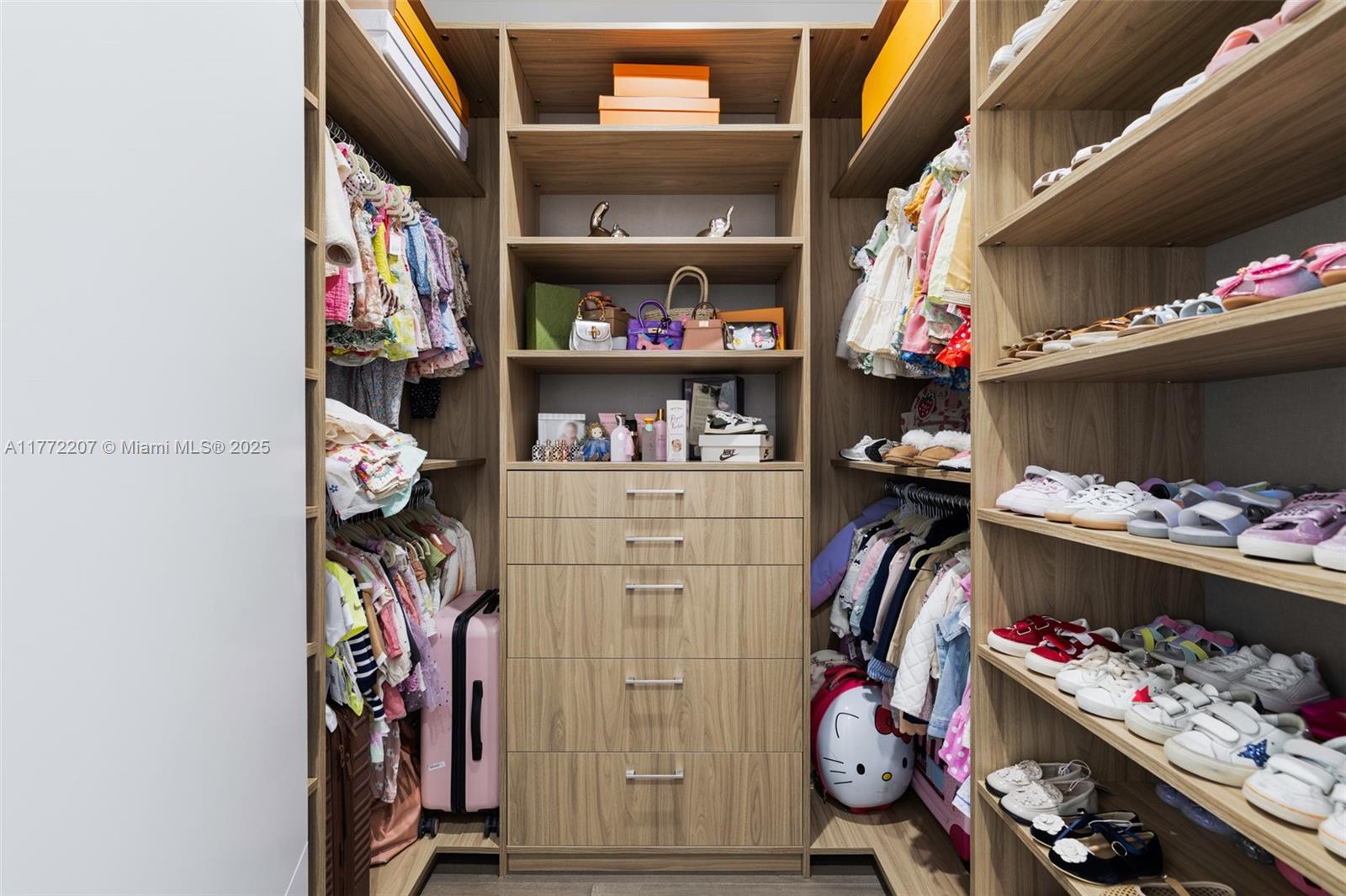 WESTON ESTATES - Residential