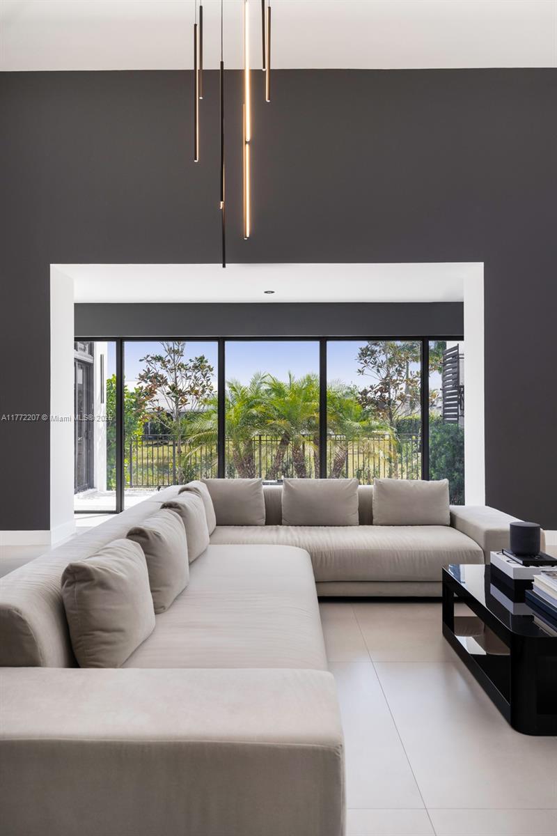 WESTON ESTATES - Residential