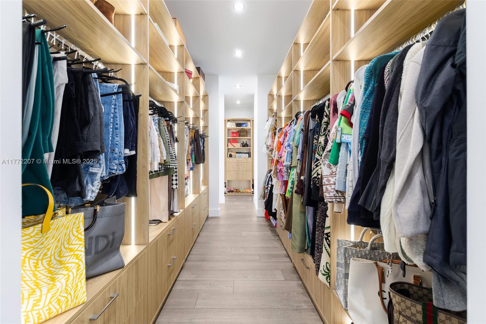 WESTON ESTATES - Residential