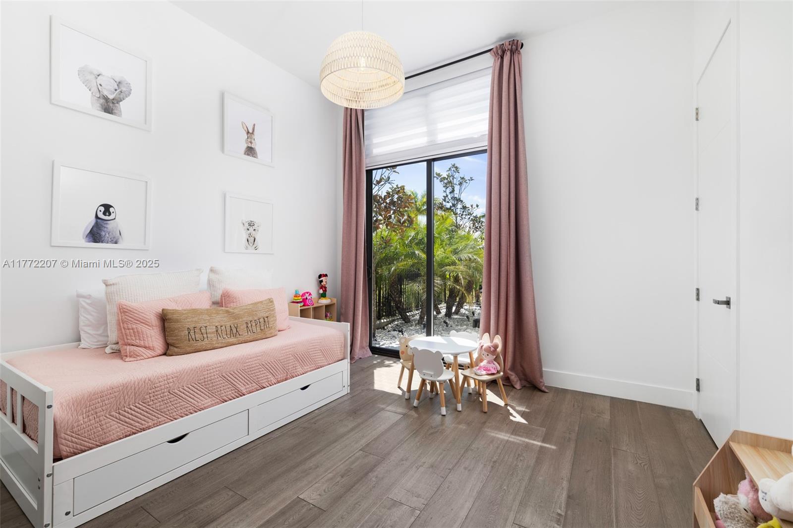 WESTON ESTATES - Residential