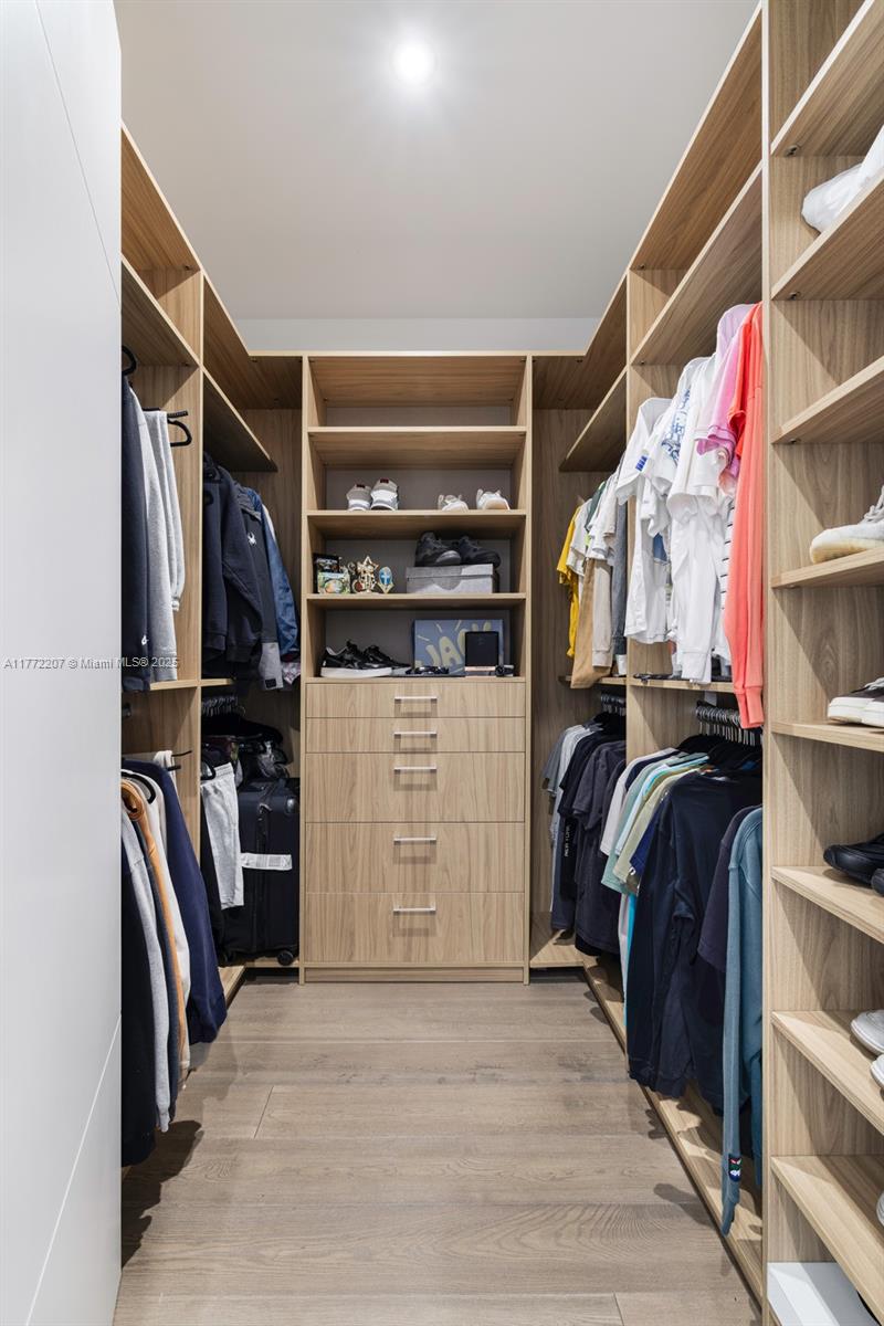 WESTON ESTATES - Residential