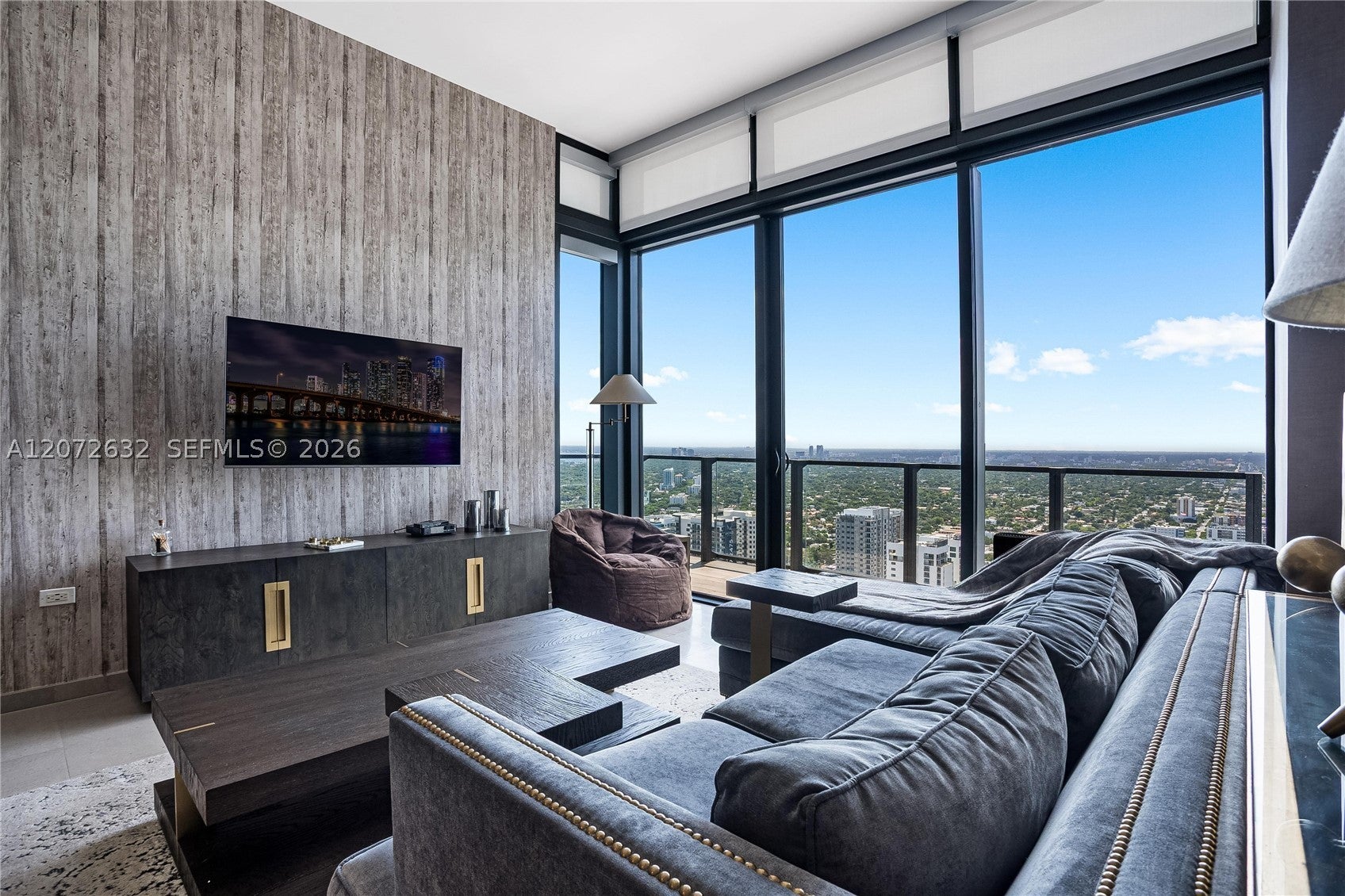88 SW 7th St 4006