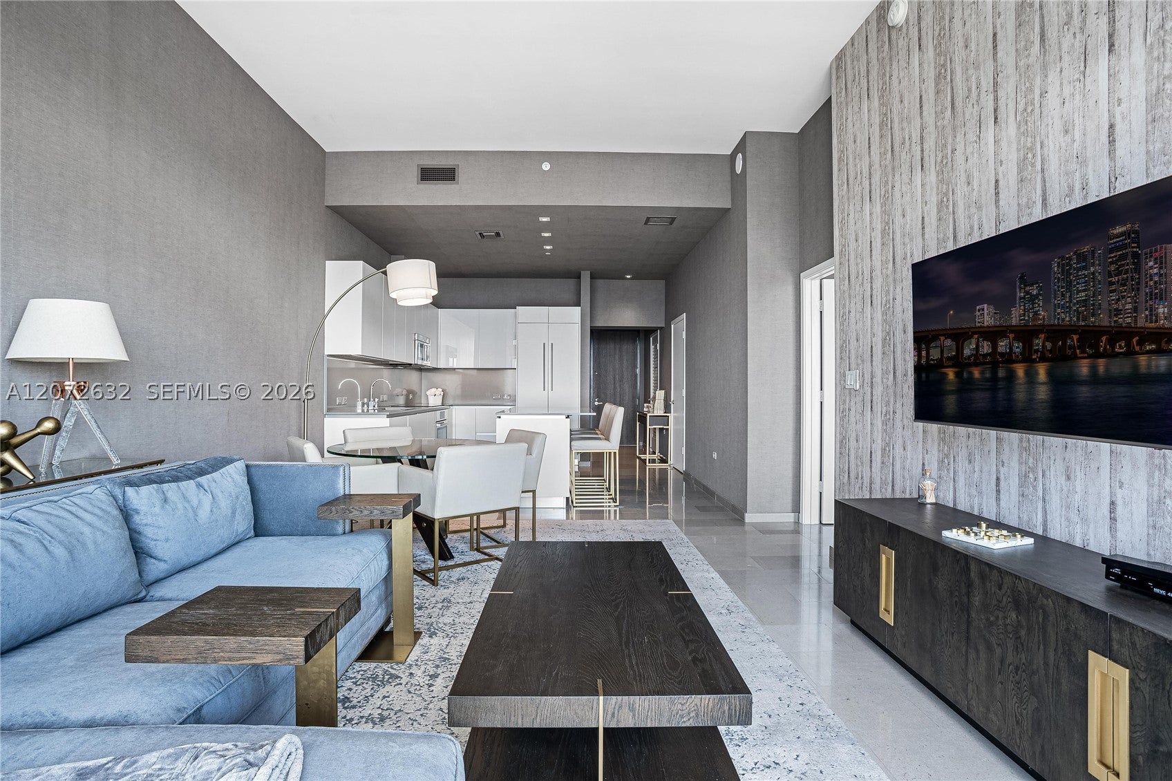 88 SW 7th St 4006