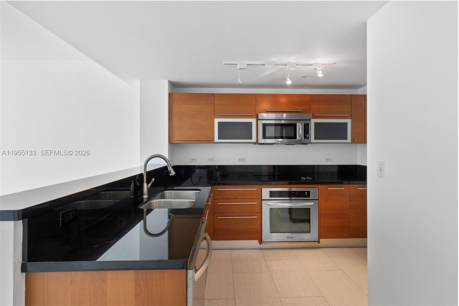 VIZCAYNE NORTH CONDO - Residential