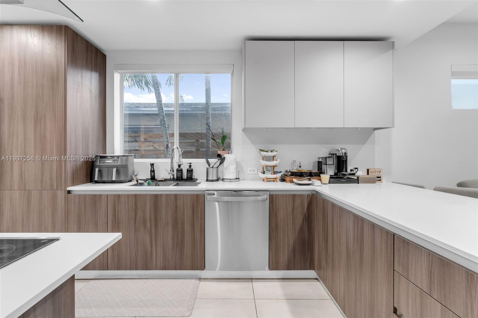 LYNDALE 2ND ADDN - Residential Lease