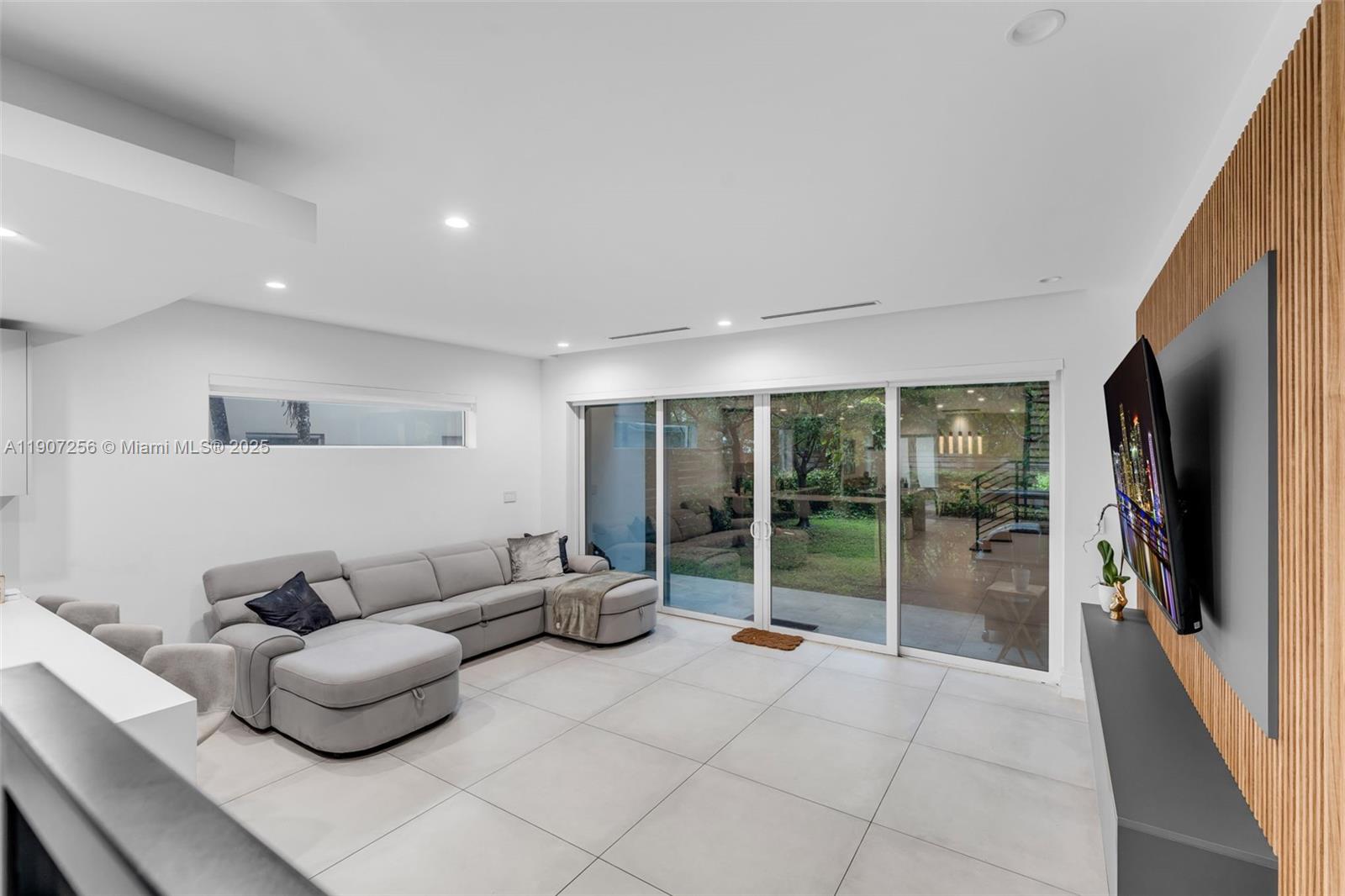 LYNDALE 2ND ADDN - Residential Lease