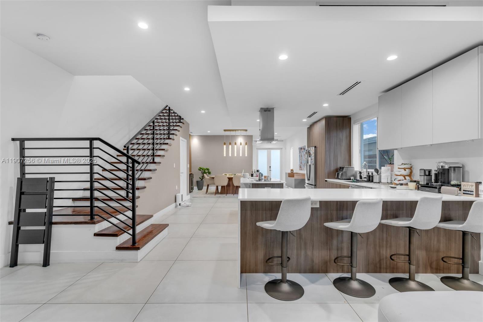 LYNDALE 2ND ADDN - Residential Lease