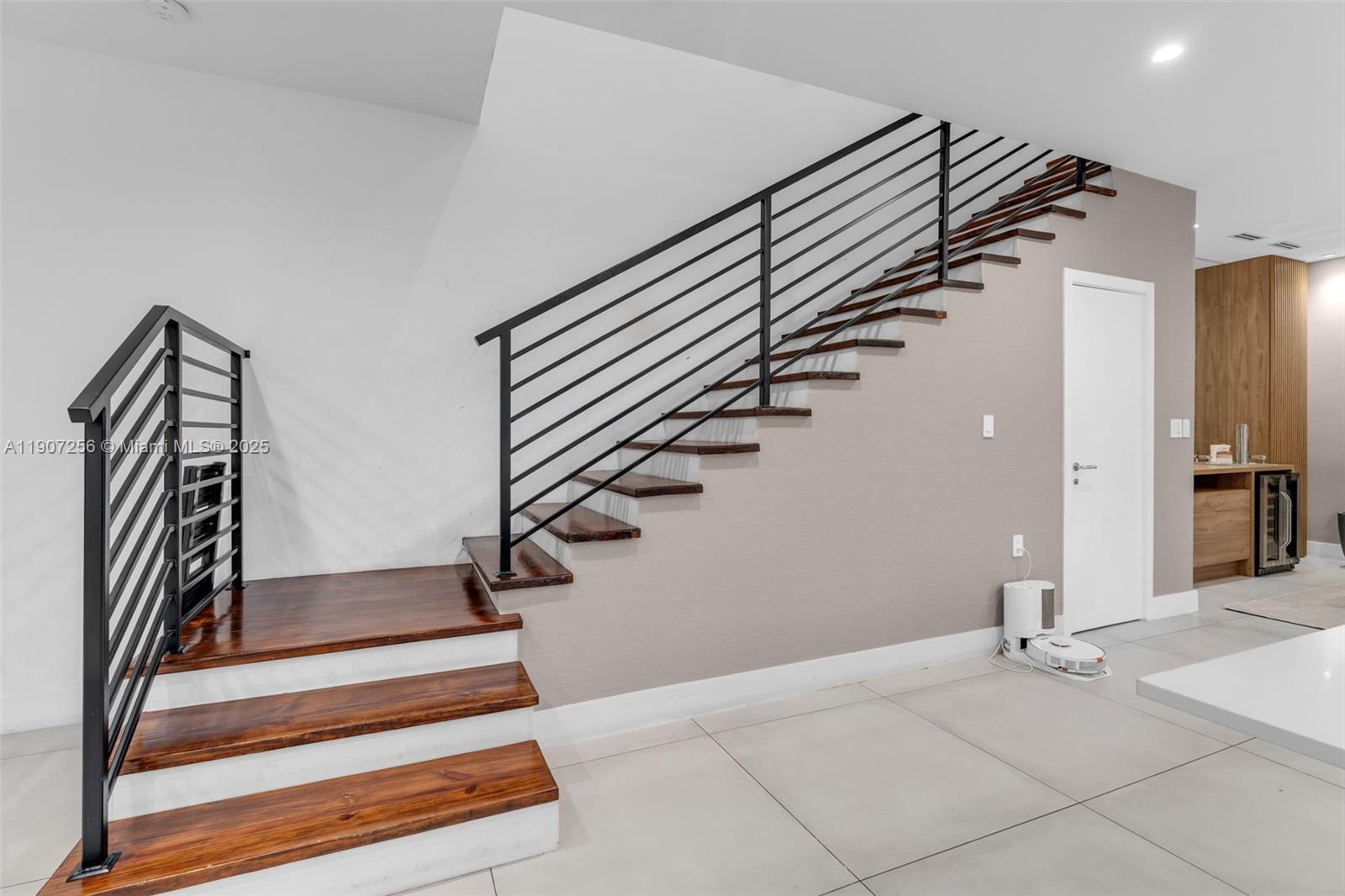 LYNDALE 2ND ADDN - Residential Lease