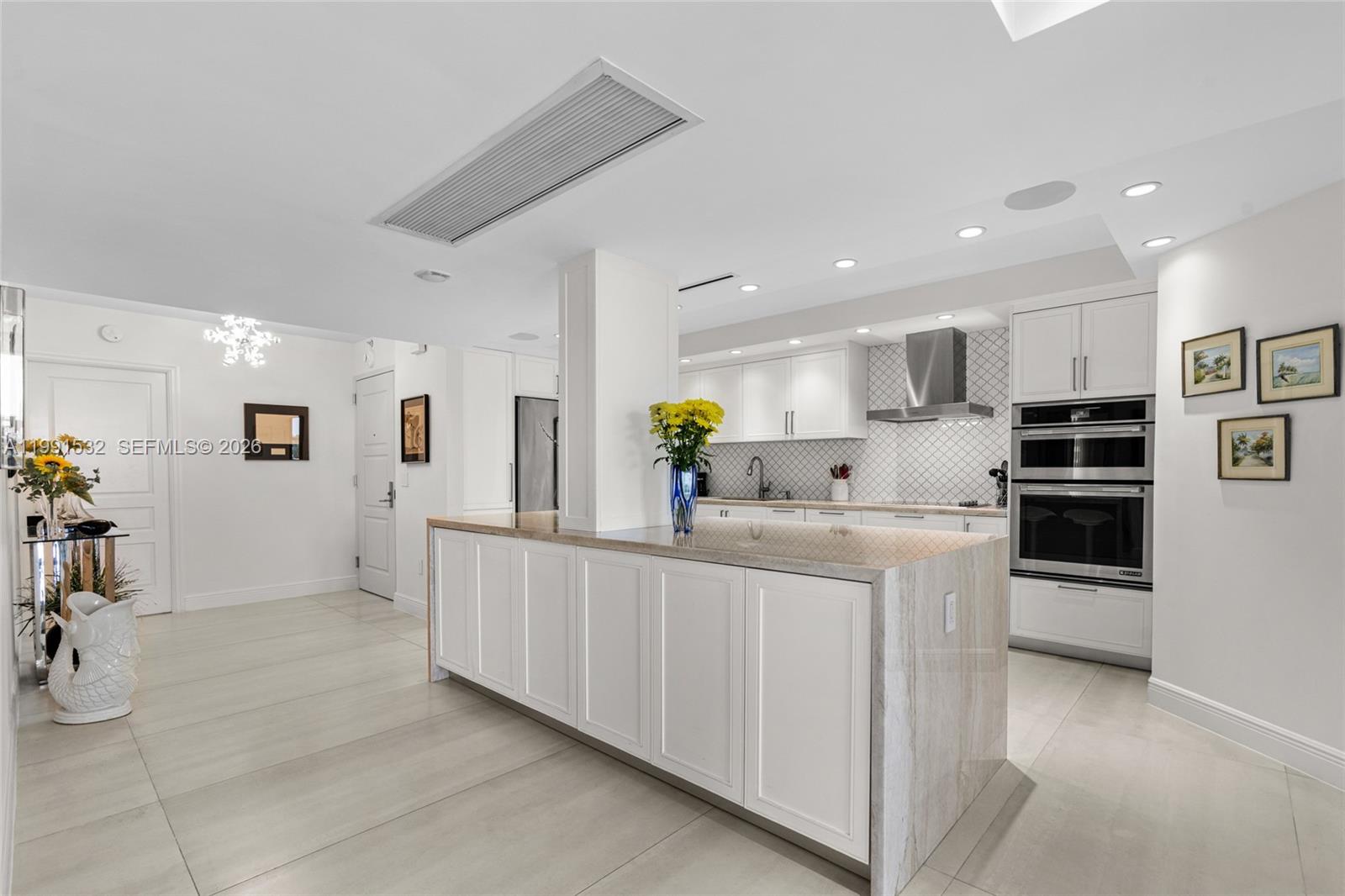 BALMORAL CONDO - Residential