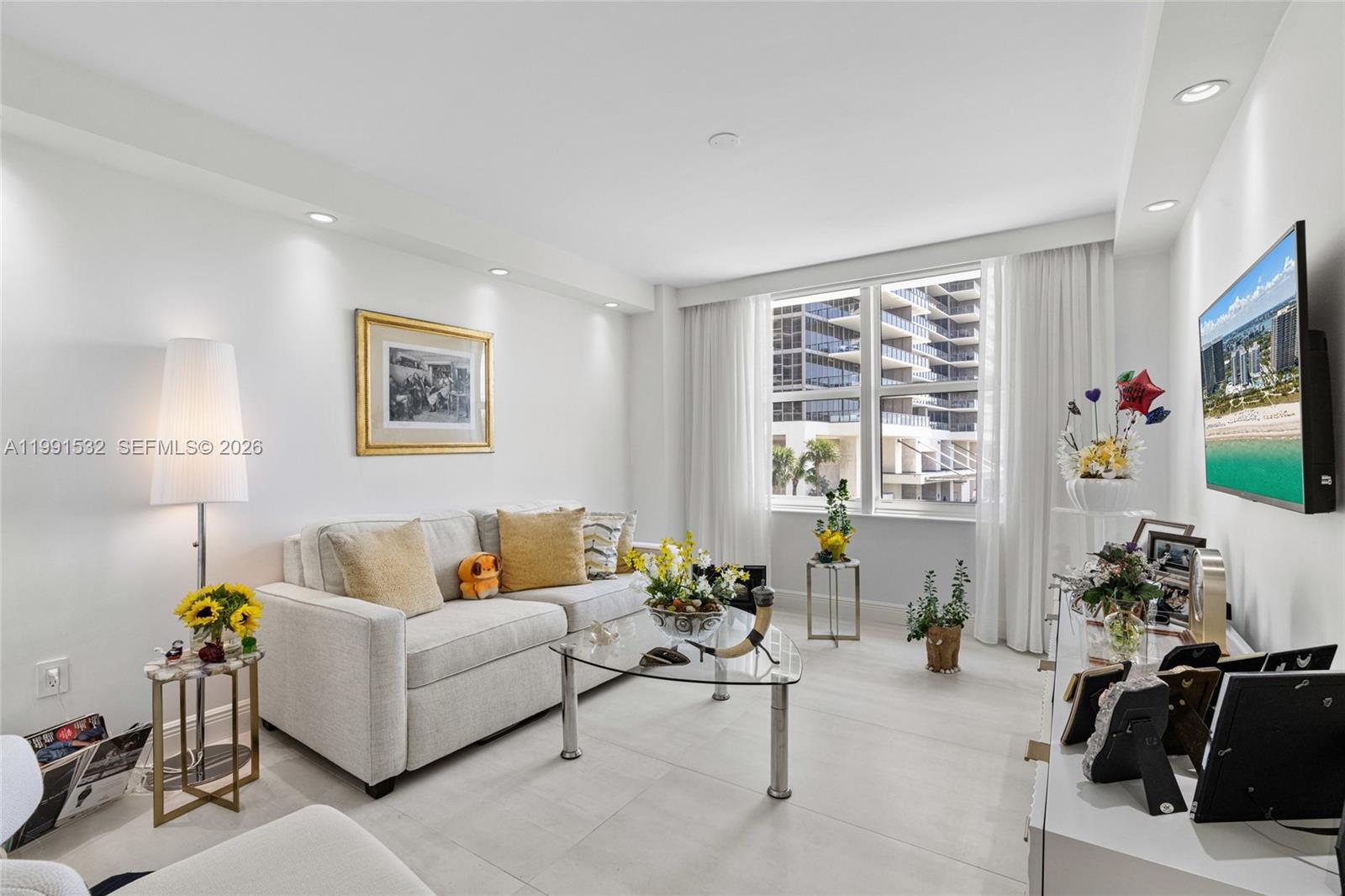 BALMORAL CONDO - Residential