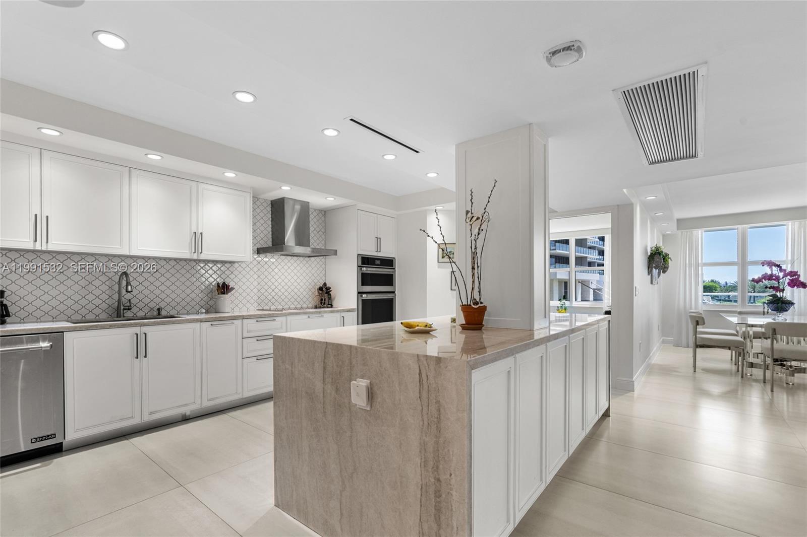 BALMORAL CONDO - Residential