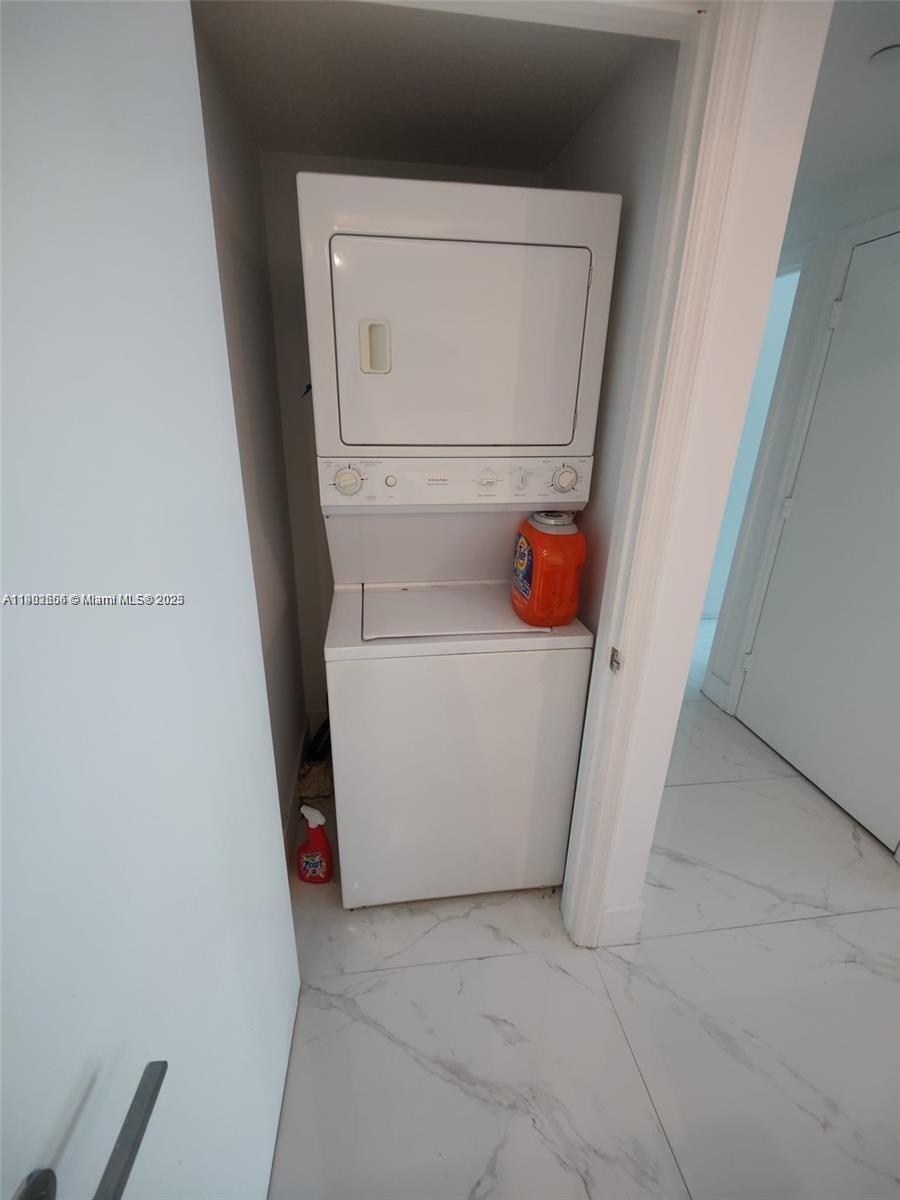 500 BRICKELL WEST CONDO - Residential Lease