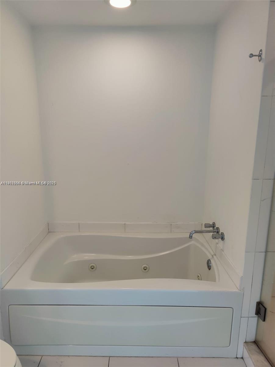 500 BRICKELL WEST CONDO - Residential Lease