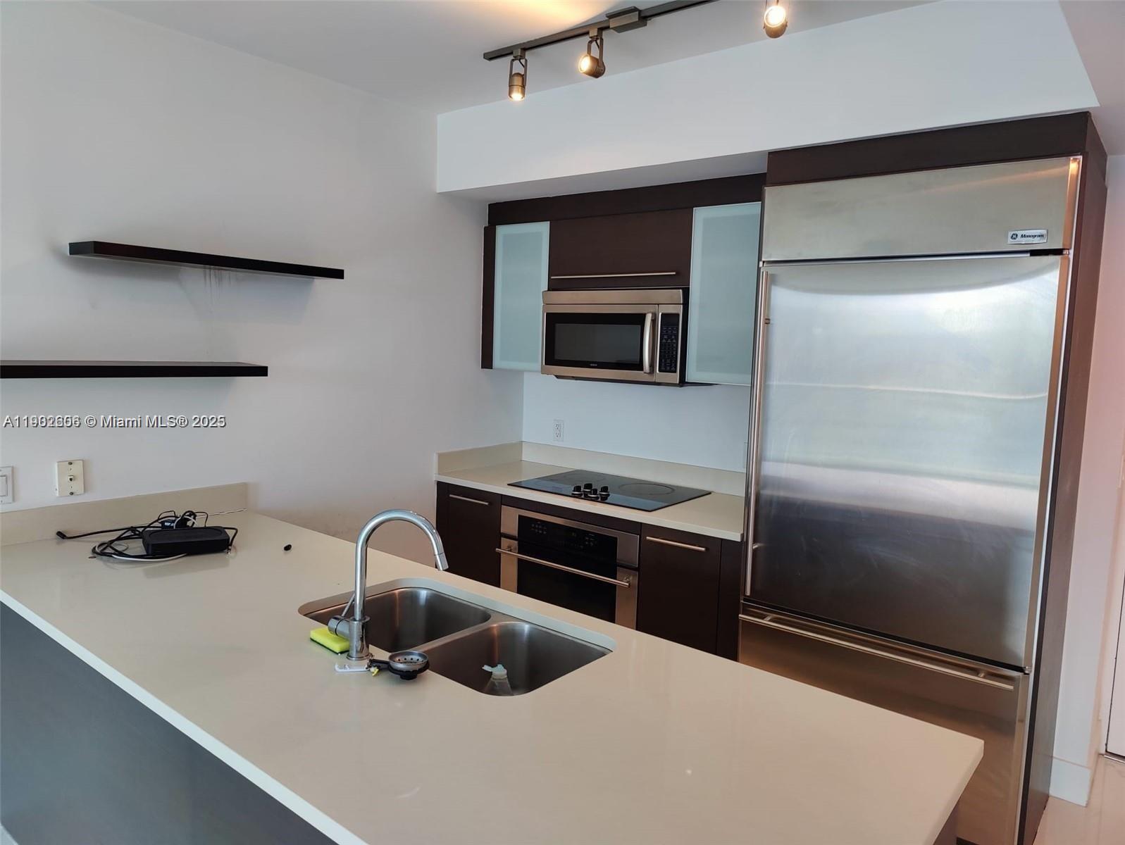 500 BRICKELL WEST CONDO - Residential Lease