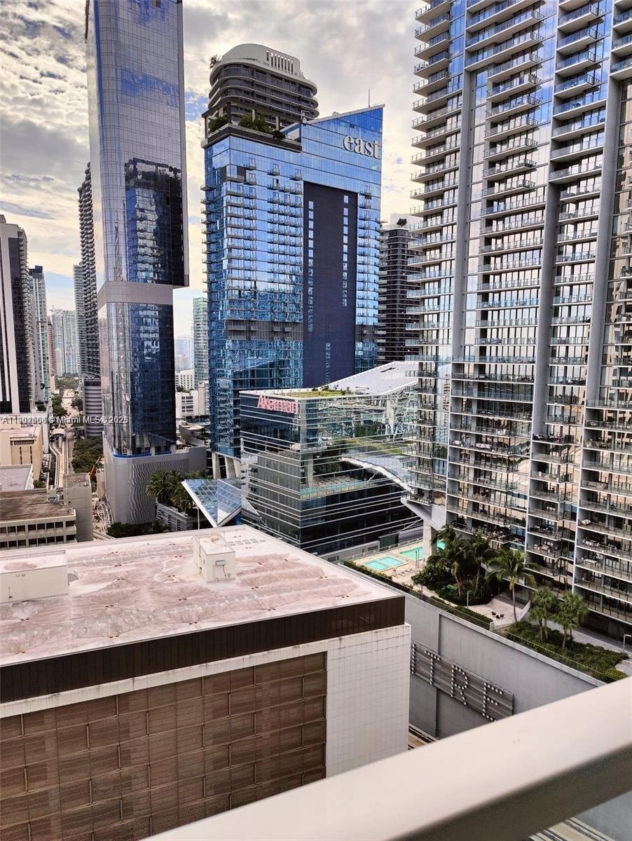 500 BRICKELL WEST CONDO - Residential Lease