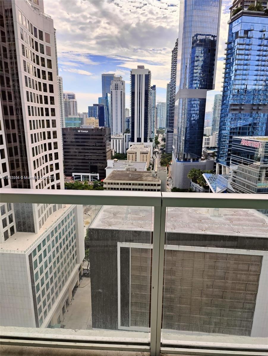 500 BRICKELL WEST CONDO - Residential Lease
