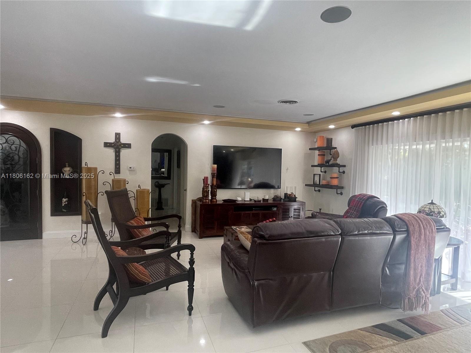 Rental Property at 8620 Sw 87th Ave, Miami, Broward County, Florida - Bedrooms: 4 
Bathrooms: 2  - $4,500 MO.