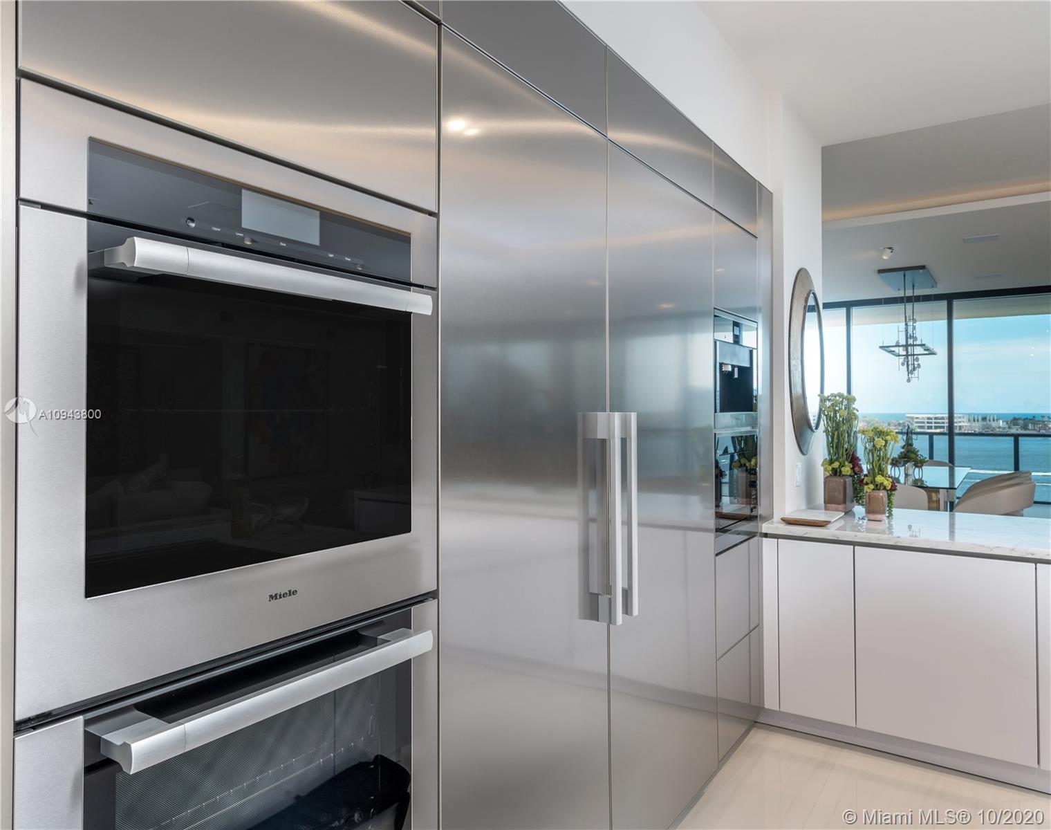 PRIVE CONDO - Residential