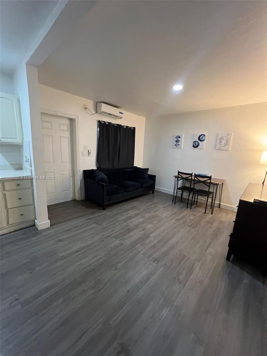 LAWRENCE ESTATES LAND COS - Residential Lease