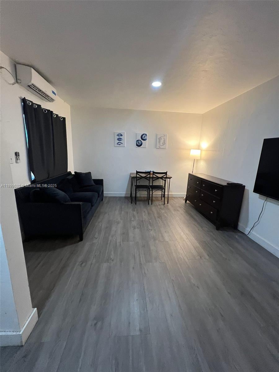 LAWRENCE ESTATES LAND COS - Residential Lease